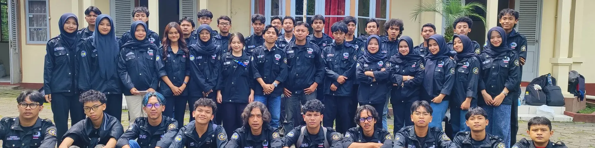 Header Himpunan Mahasiswa Vokasi Elektro dan Elektronika