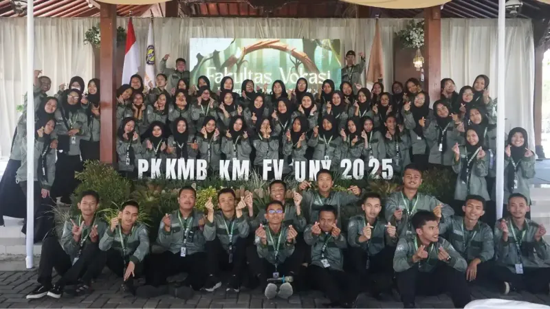Antusiasme Peserta PKKMB KM FV UNY 2025 — Dokumentasi #9